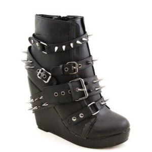 Abbey Dawn Spike Wedge Size 6